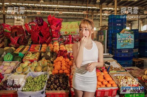 AISS爱丝(钻石版) - 若兮的高清图库：画册特辑，究竟是拍照还是在画你的梦？
