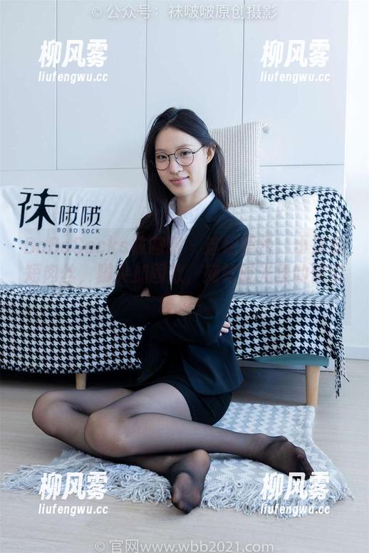 BoBoSocks袜啵啵 - 这组照片：小淳的短肉丝，脚尖加固款，宛如时光里的俏皮精灵！
