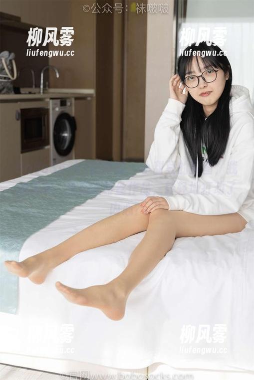 BoBoSocks袜啵啵 - 小甜豆的原图，我的天哪，这薄咖啡丝作品，轻轻地打动了内心？