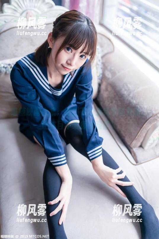 喵糖映画合集：制服下的清纯学妹更新，让你目不暇接的画面！