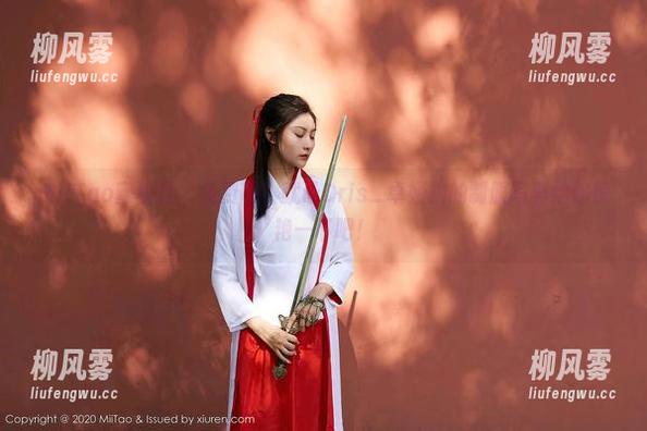 MiiTao蜜桃社 - 免费呢？就让Cris_卓娅祺的制服写真给你惊艳一下吧！
