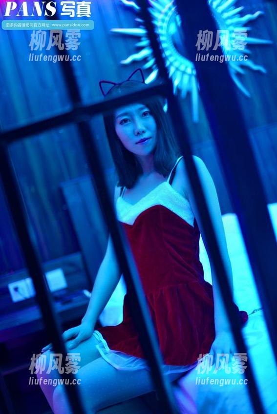 PANS-依依 PANS - 依依丝袜写真,免费体验这不一样的风情