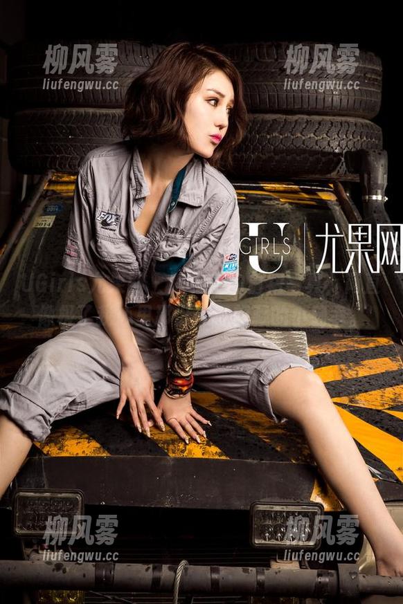 UGirls尤果网 - 陈雅漫的白裙写真，简直像极了我心里那份一直想藏的小确幸。