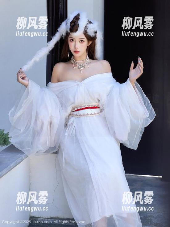 Xiuren秀人网 - Qiqi又来了！最新海边照片，这次的画面比上一张还要沙滩更风情哦
