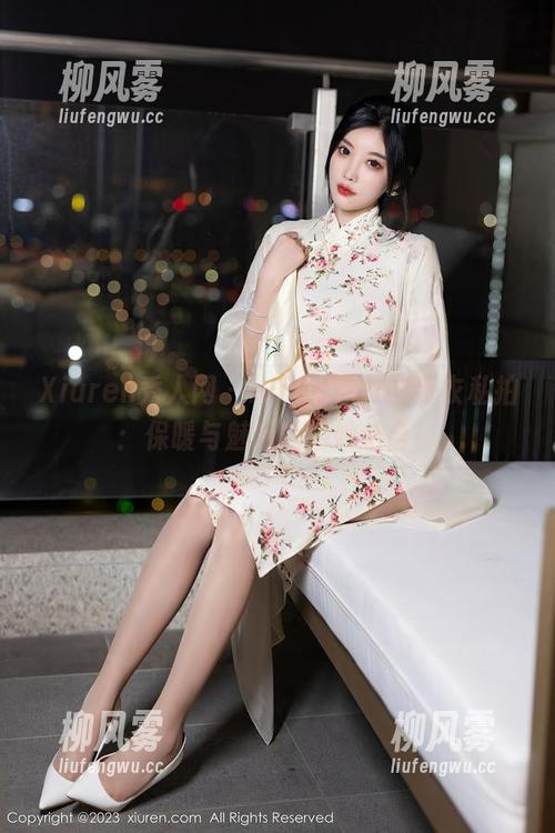 Xiuren秀人网 - lucky咏丹的毛衣私拍：保暖与魅惑的绝妙结合！