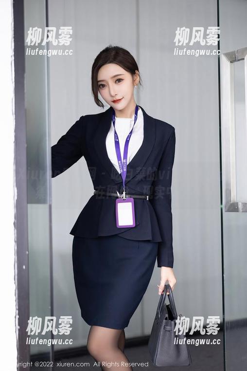 Xiuren秀人网 - 吃白菜的vi菜菜校服合集：只敢存在网盘，现实中见不着