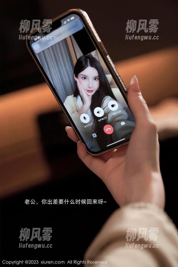 Xiuren秀人网 - 大琪琪Emily又来了！这次的美腿福利让你想直呼过瘾。