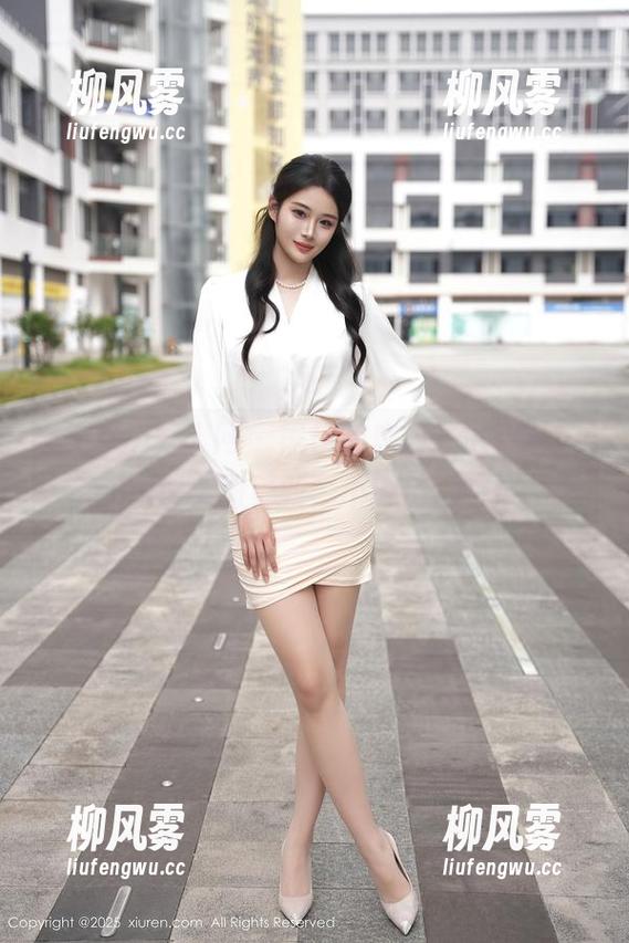 Xiuren秀人网 - 黑色的魔力：小蛮妖yummy美图更新，不看后悔哦！