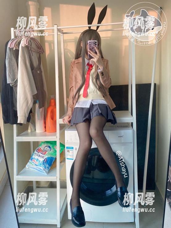 at鲨鱼 无敌白色泳衣登场,at鲨鱼高清图包来撩你的小心脏!