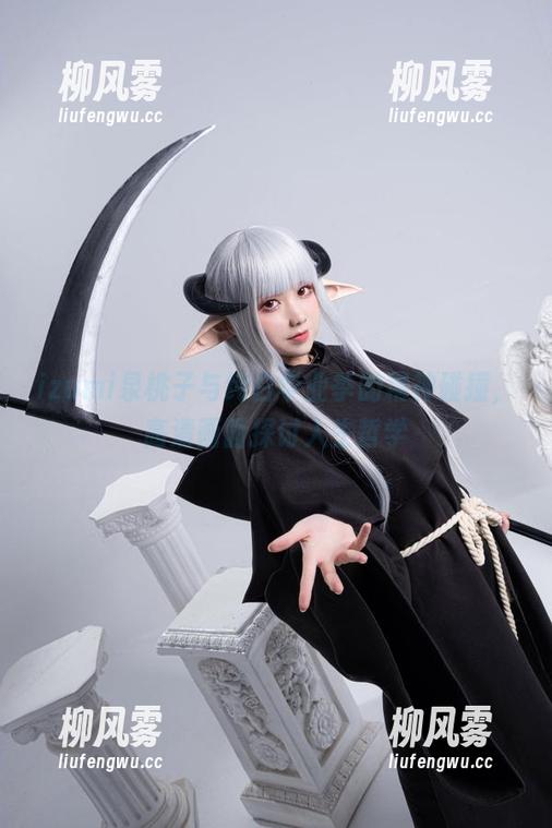 izumi泉桃子与纯白毕业季的精神碰撞，高清画面探讨人生哲学