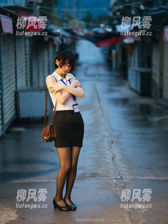 nagisa魔物喵与灰丝写真，微妙却不容忽视的搭配合集