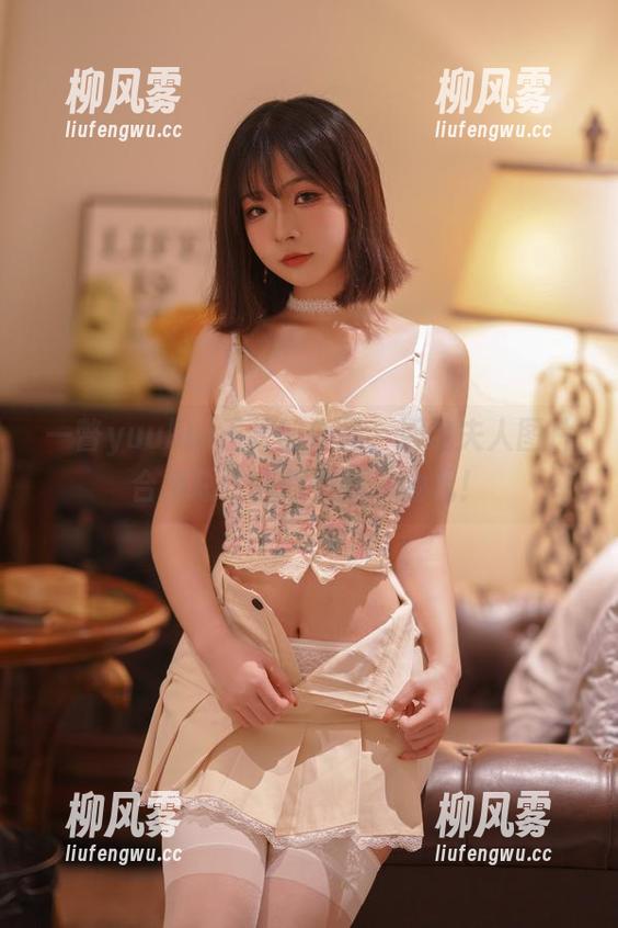 一瞥yuuhui玉汇的作品，湘追夫人图片合集总让人想多看一会儿！