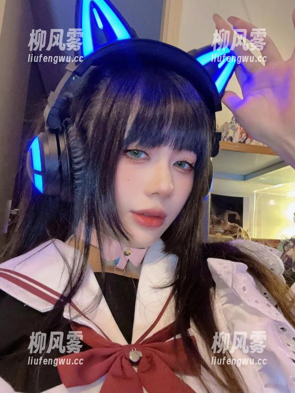 从透明到下载，九言的照片让人脑补无数情节，咳咳。