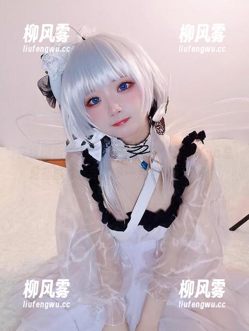在线刷新职业装的脑洞，伊喵君_Nya总是在图片里给我多一点色彩，神奇！