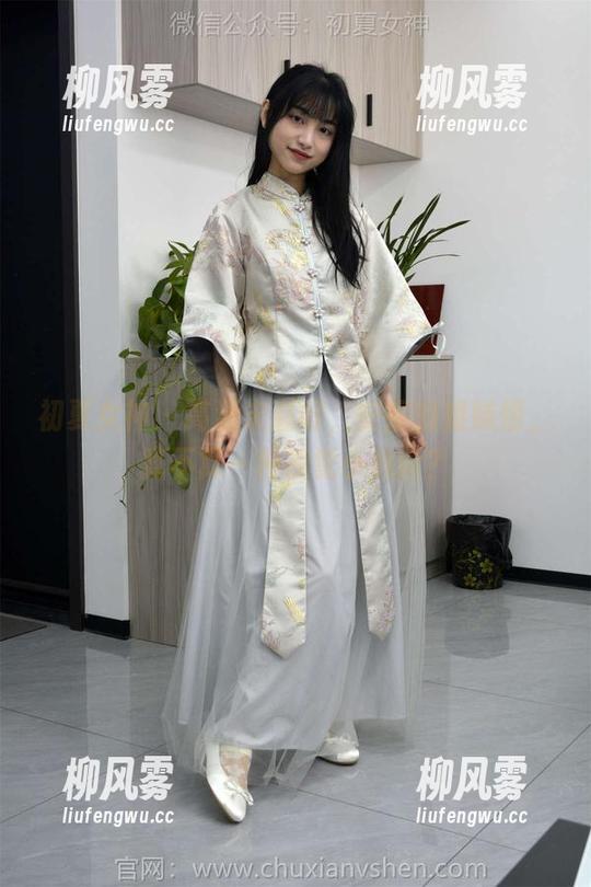 初夏女神 - 高清未必好，安妮的姐妹情，算不算一种视觉小危险？