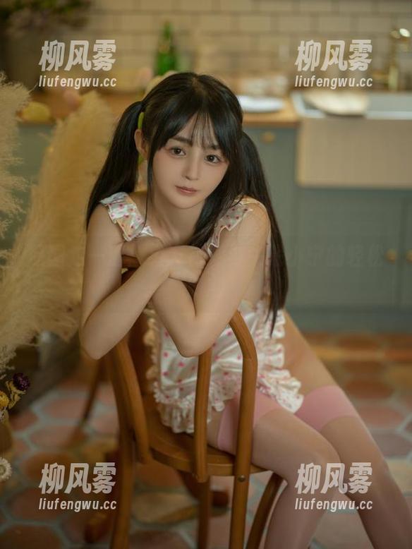 原图走一遭：男友衬衫与失眠小宁的轻松时刻