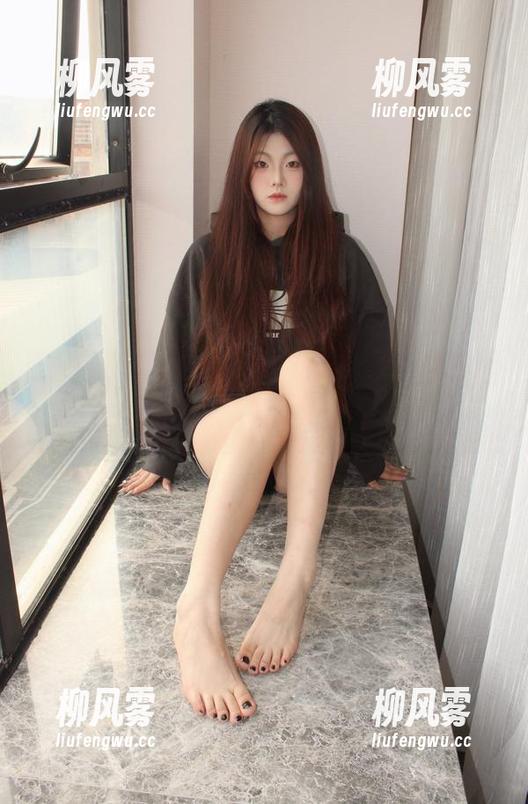小众视觉 - 短裤里的火花，小苏菲的资源图让你心头一亮，快来瞧瞧！