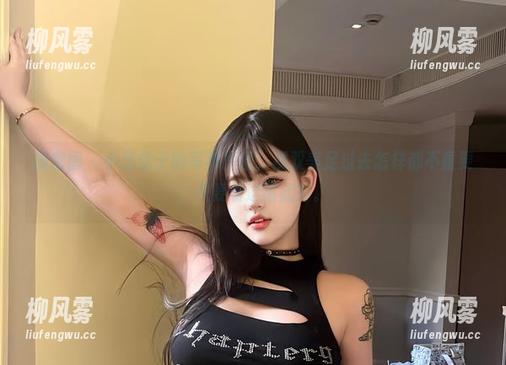 微密圈 - 小优优子的写真原图，那双美足过去怎样都不重要，只要看这幅就好。