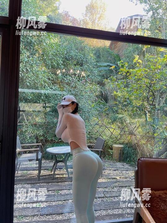 微密圈 - 有了左公子666的作品，水能拉丝，谁还需要马桶水？