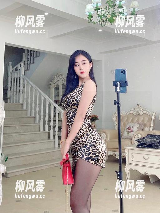微密圈 - 拯救你的手机，张老师的壁纸美图让你每天只想重温御姐的气场！