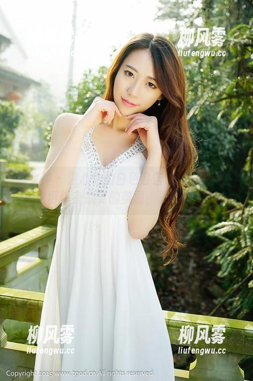 推女神 - 温心怡的白色会告诉你：高清壁纸也可以有寂寞的美丽，嗨，你好呀！
