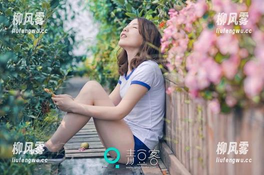 推女神 - 谭晓彤高清图册：一位“修女”的叛逆时刻，敢爱敢恨！