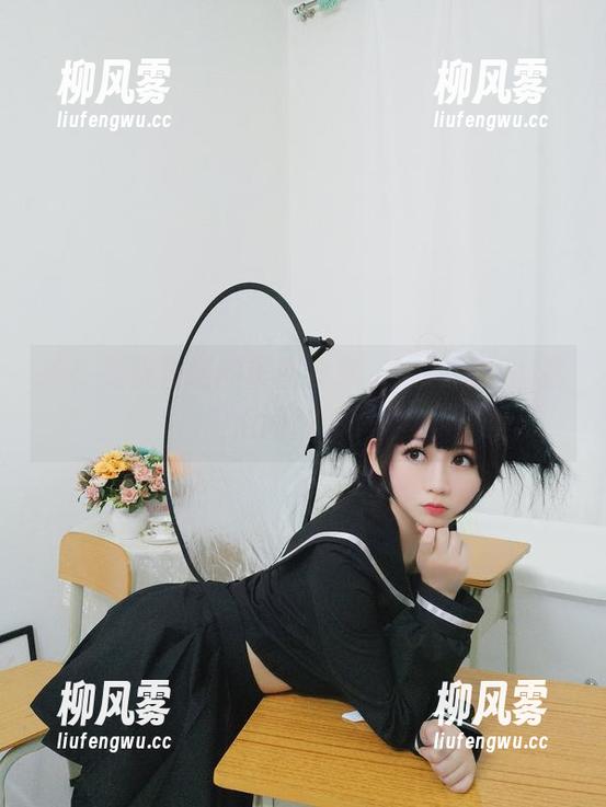 看！是依酱呀的美图分享，就在罩衫比基尼间徘徊！