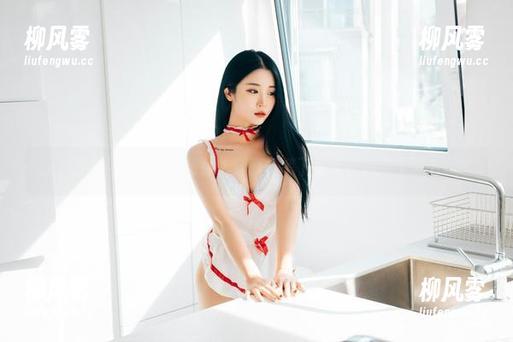 普美(bomi)邀请你，分享她笔下最调皮的护士照片