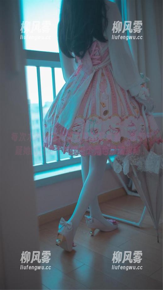 木花琳琳是勇者 每次木花琳琳是勇者更新写真集,我都怀疑她的日记本其实是个角色扮演指南。