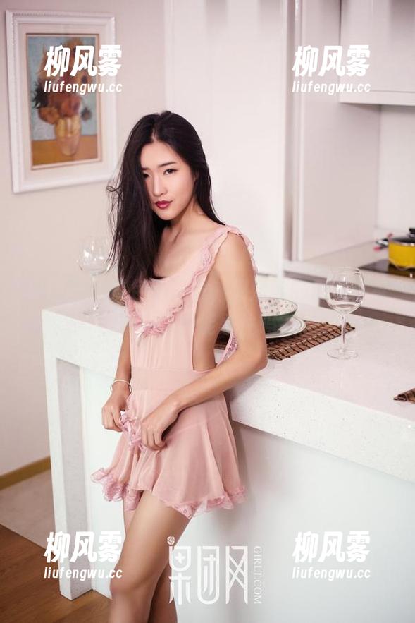 果团网 - 黑色私房里，周妍希的原图食量满分，我能忍住吗？