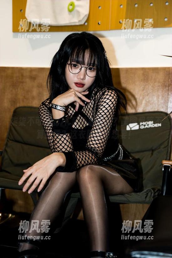 柒柒不可爱 柒柒不可爱的JK装扮靠谱吗?美图里算不算教学?这衣服我也想要!