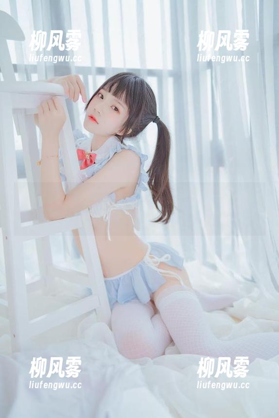 随便说说：桜桃喵的连体衣在私拍里移动，疯狂美图让眼睛都要飞出来了！