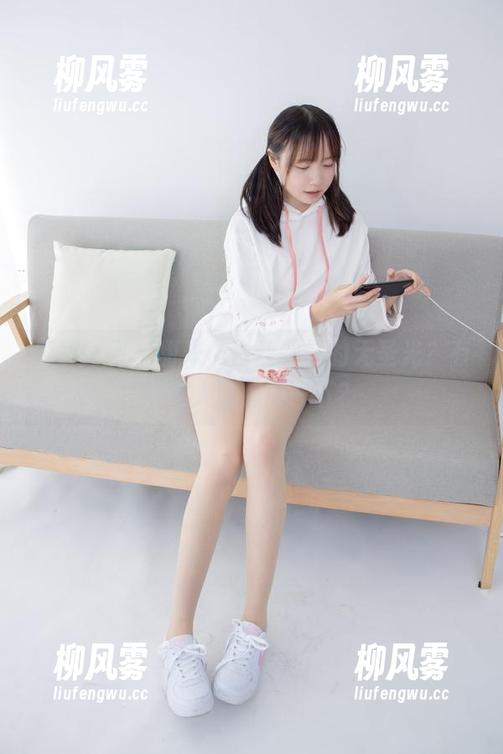 森萝财团 - 甜米，白丝学妹的无圣光？有没有人能解释一下？