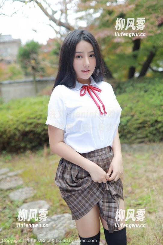 模范学院 - 在文芮jeninfer的高跟鞋里迷失，美图图包来一场梦游！