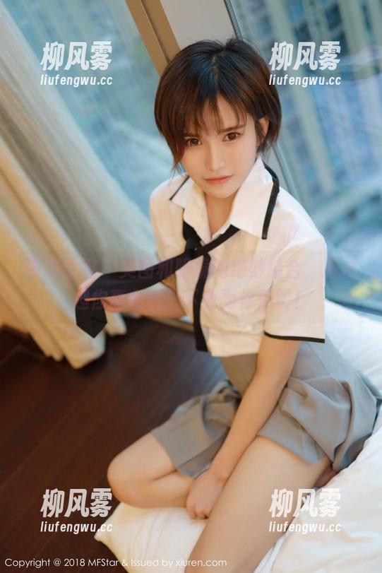模范学院 - 美图和眼镜的绝妙结合，董林越你真会玩！下载为你点赞！