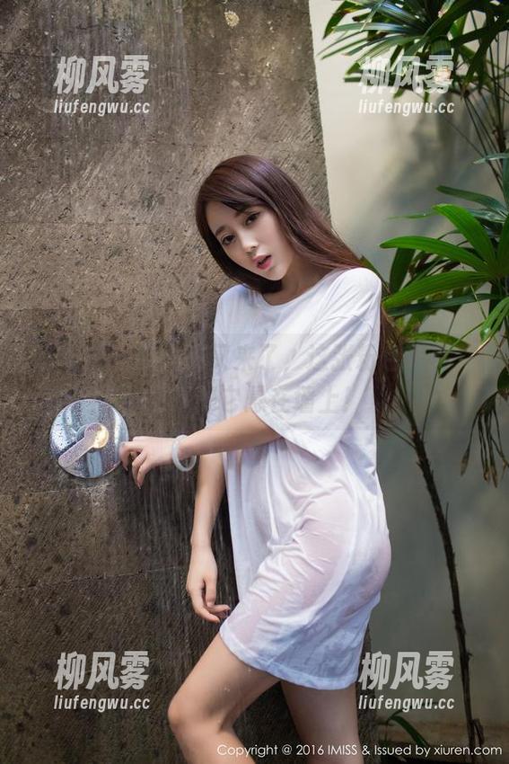 爱蜜社 - 酥小白又来了，这张粉色写真，好想把它悬在墙上！
