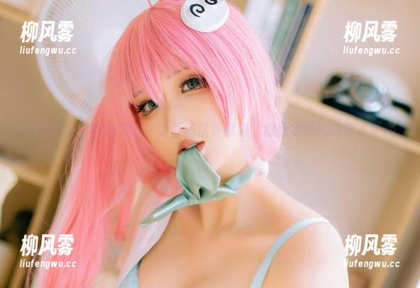 女仆写真，瓦斯塔亚小龙虾排队等我瞧，敢想象她的咖啡水平吗？