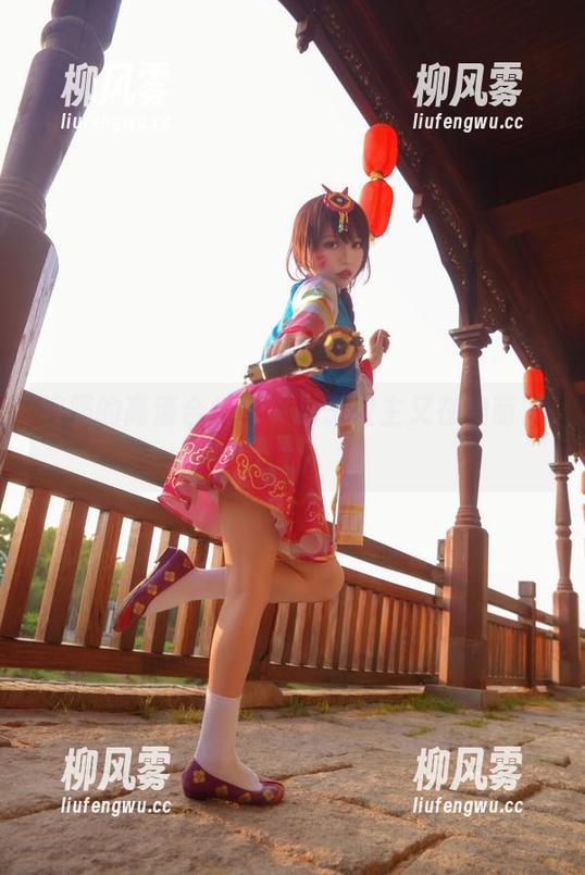 校服的高清合集，白易子教主又在卖萌了？