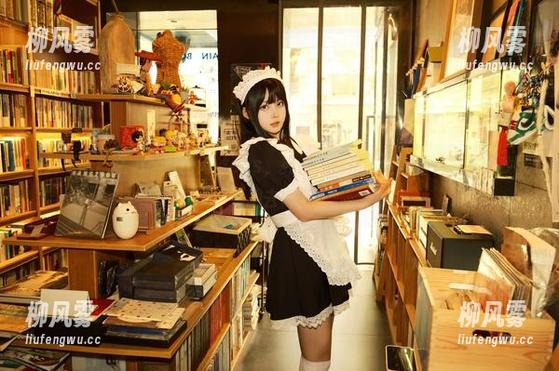 白莉爱吃巧克力这次的肉丝cos，宛如一幅活生生的画，等会儿我先捡回去再说。