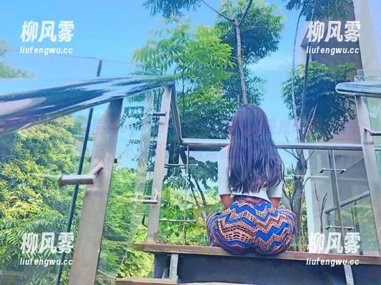微密圈 - 禅雨儿Lynne的双马尾在网盘里搅动着我的午后，不知不觉间时间就溜走了。