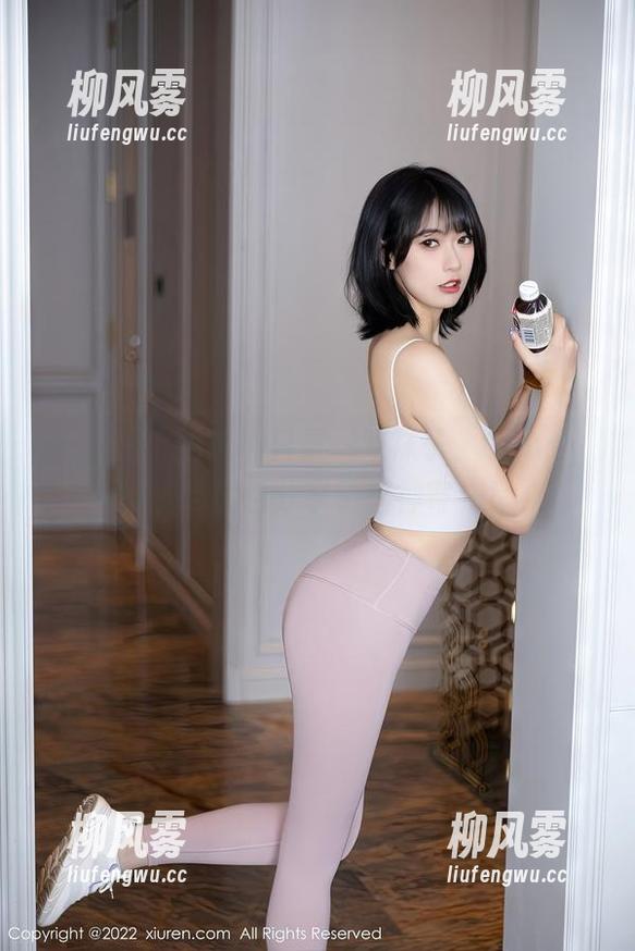 秀人网 - 网袜不只是一双袜子，Candy糖糖用图包分享了精神寄托！