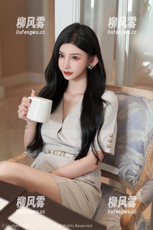 秀人网 - 偏爱粉色的SOLO-尹菲，全集写真让人无法抗拒的氛围
