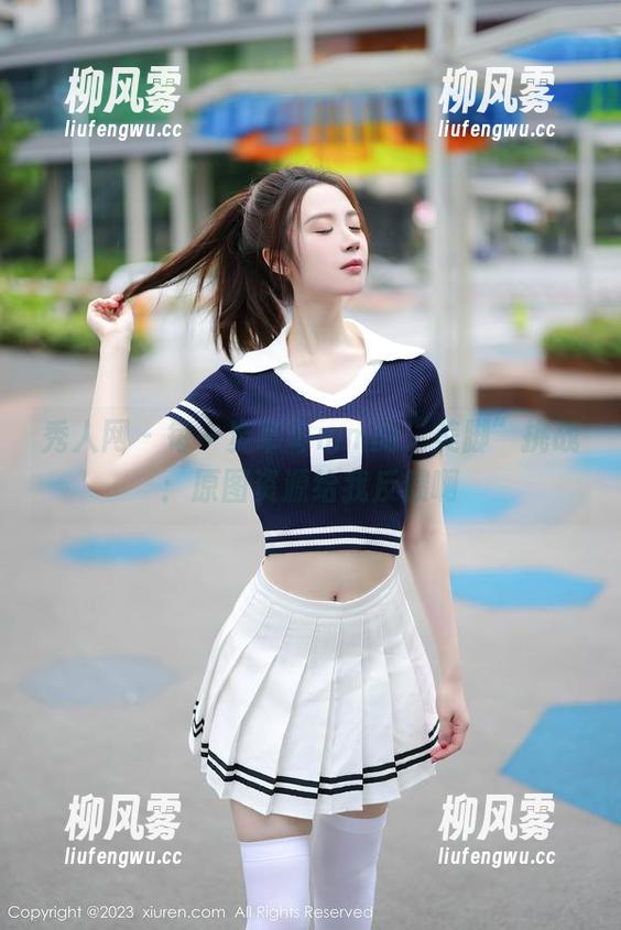 秀人网 - 每一步草莓mm的“美脚”挑战：原图资源给我反馈啊