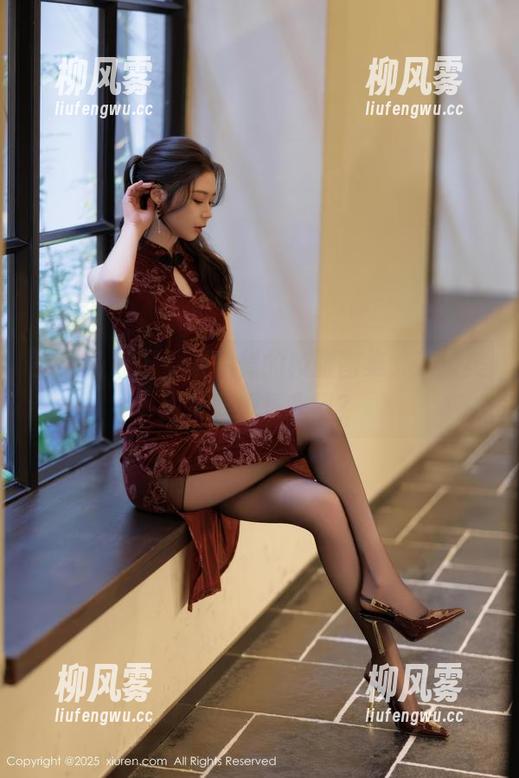 秀人网 - 下载谢忱倬的校服图集，这波美图总能逗乐我吧？