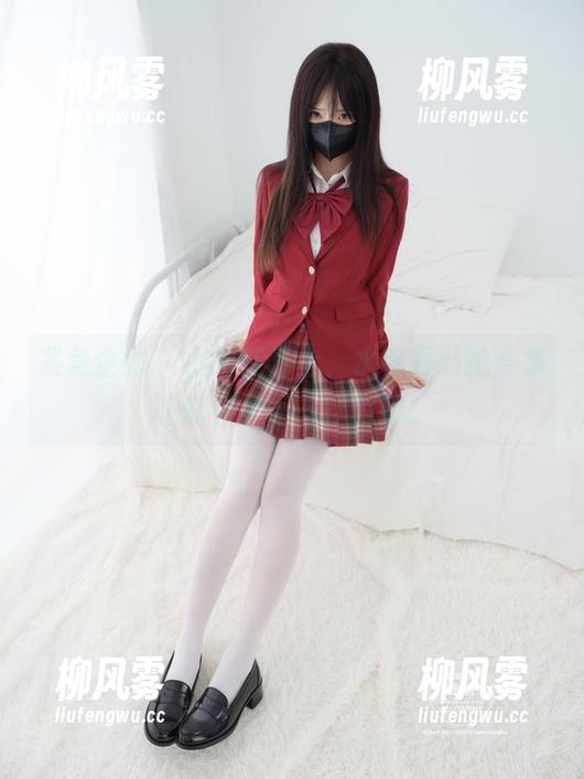 紧急企划 - 小恩在海上，水手服私拍合集让你看见不一样的她！