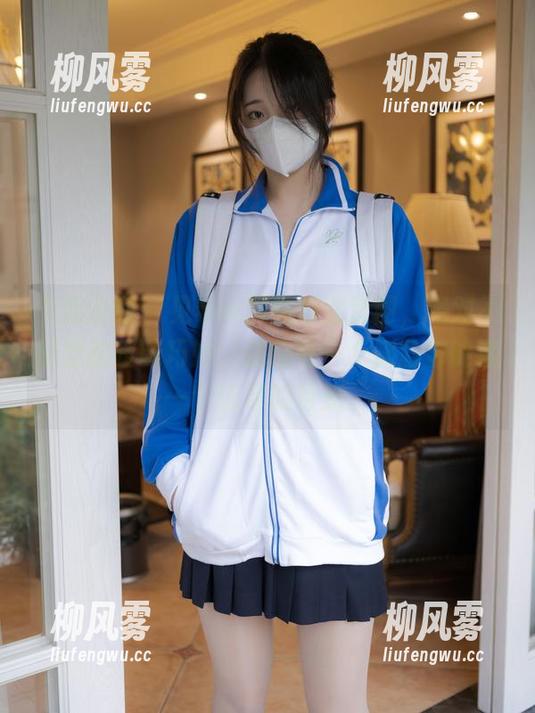 紧急企划 - 见希w黑丝渐变套图，绝对不明显的暧昧巧妙，仿佛每一个侧脸都能藏一个追寻的目光。