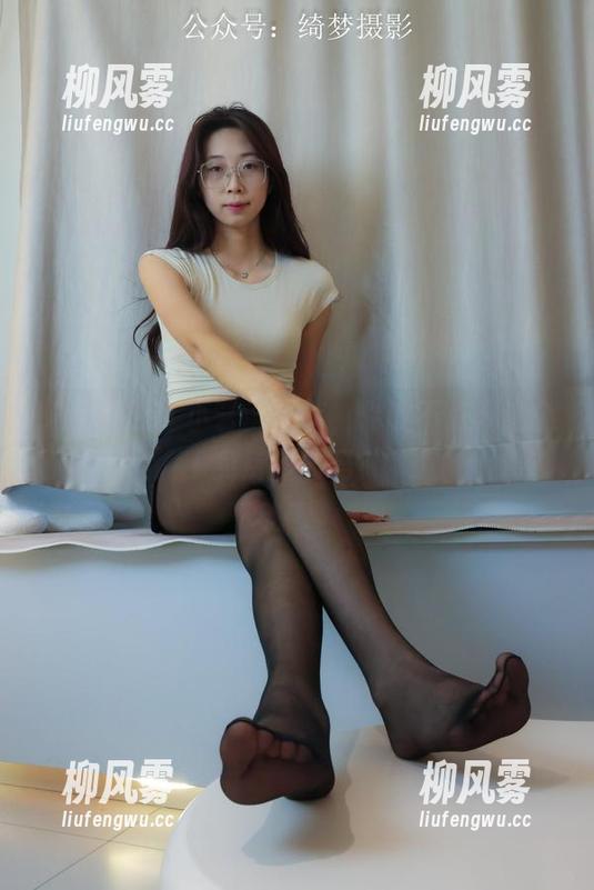 绮梦摄影 - 小艺穿短裤，你敢不点开这个免费图册吗？