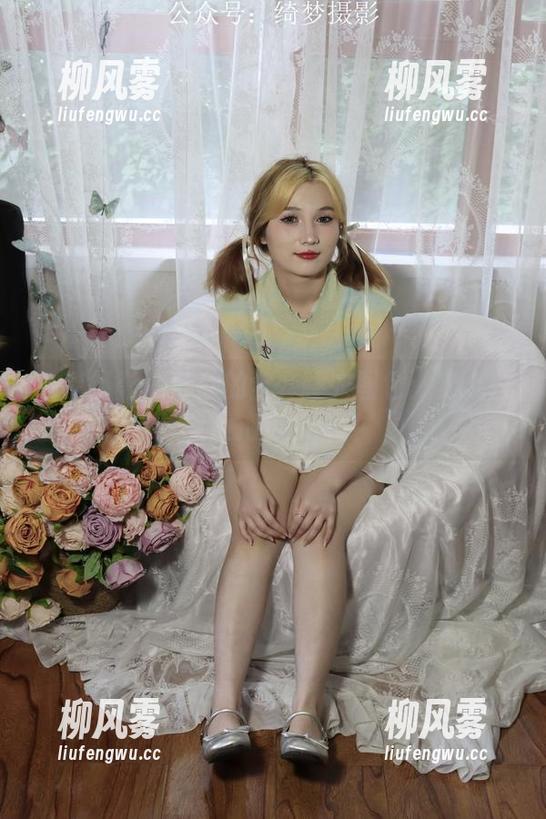 绮梦摄影 - 苏欣的全套睡衣图包：穿上去能被抱走的那种
