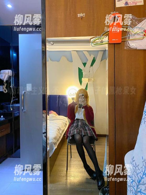 超现实主义？不，是芋圆侑子的黑枪呆女仆写真精选