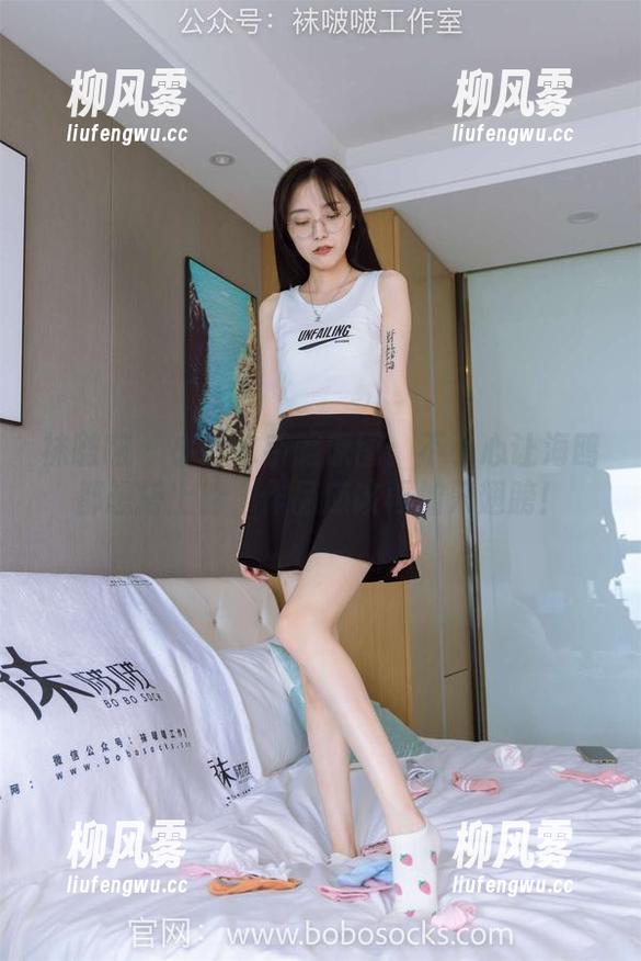 袜啵啵 - 小淳水手服原图：不小心让海鸥都想搭上船，作品应该再加只翅膀！